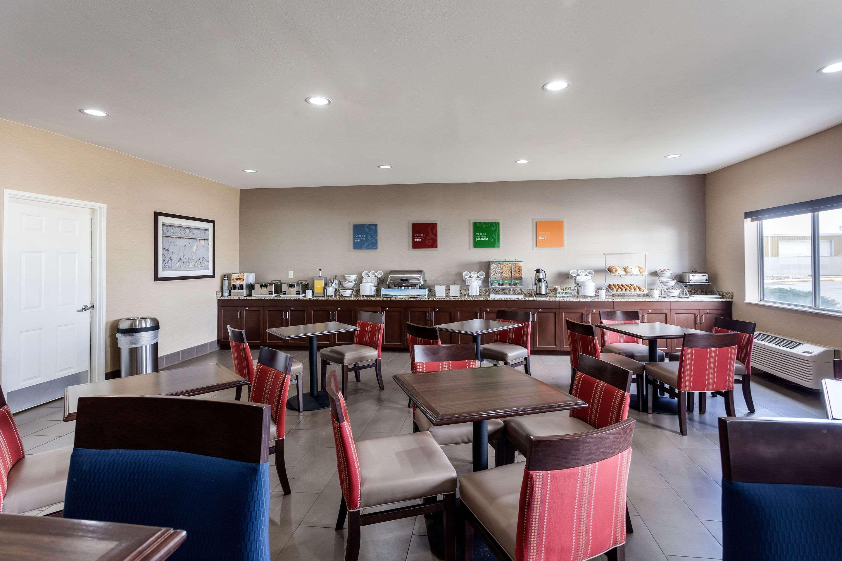 לינקולן Comfort Suites University מראה חיצוני תמונה