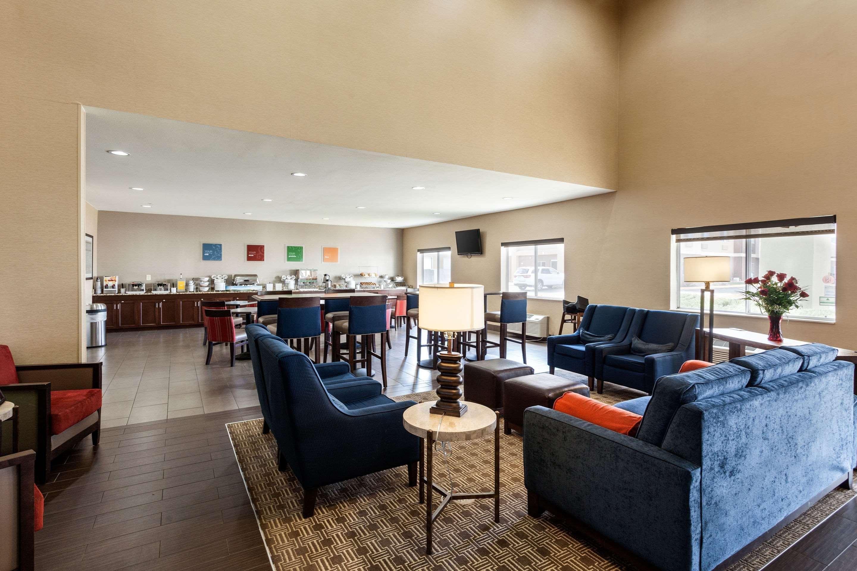 לינקולן Comfort Suites University מראה חיצוני תמונה