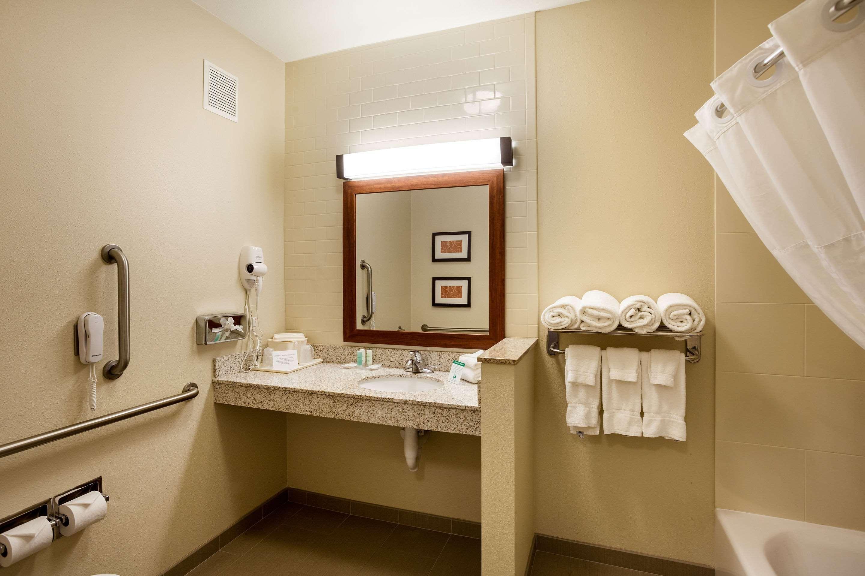 לינקולן Comfort Suites University מראה חיצוני תמונה