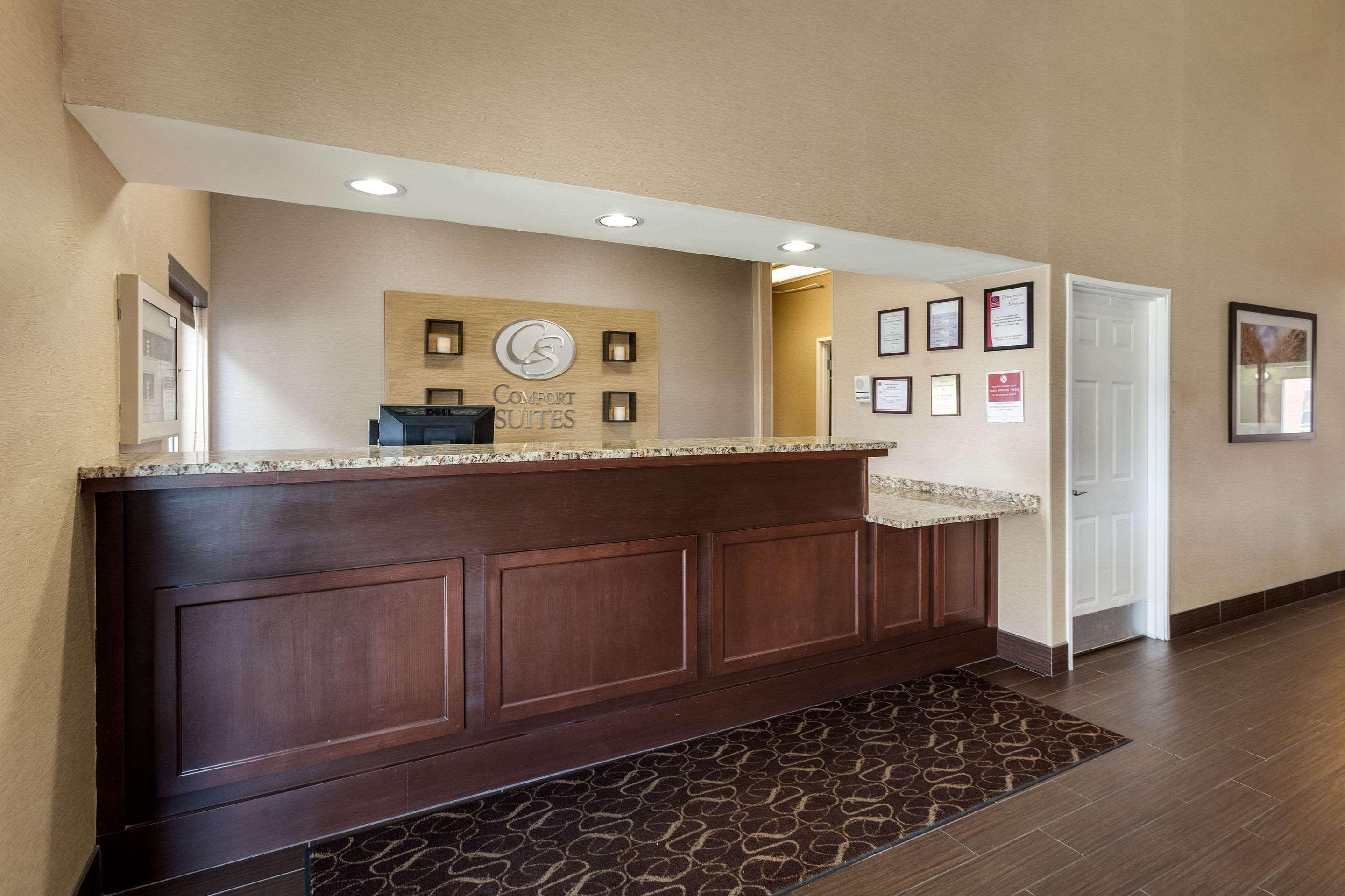 לינקולן Comfort Suites University מראה חיצוני תמונה