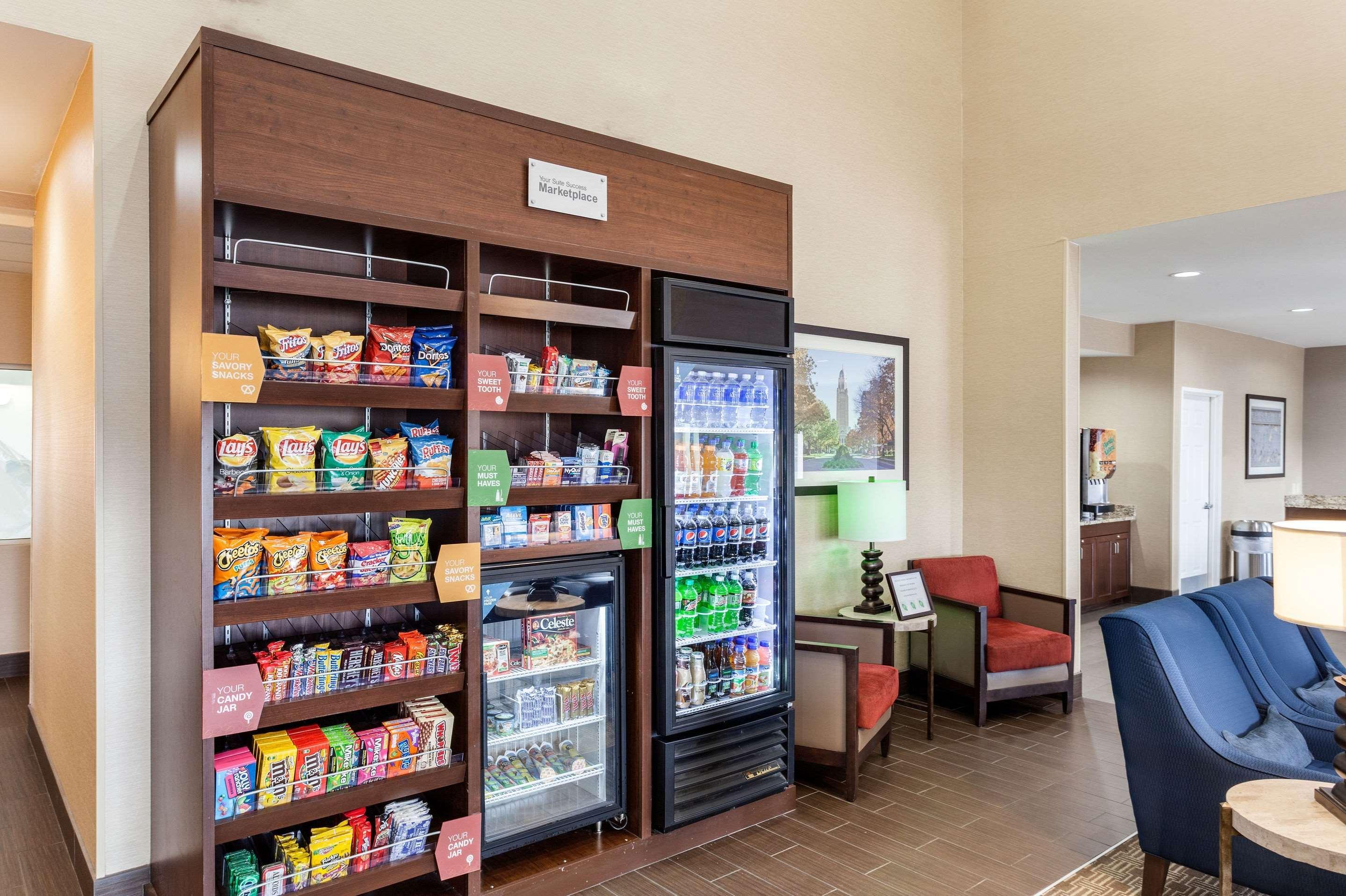 לינקולן Comfort Suites University מראה חיצוני תמונה
