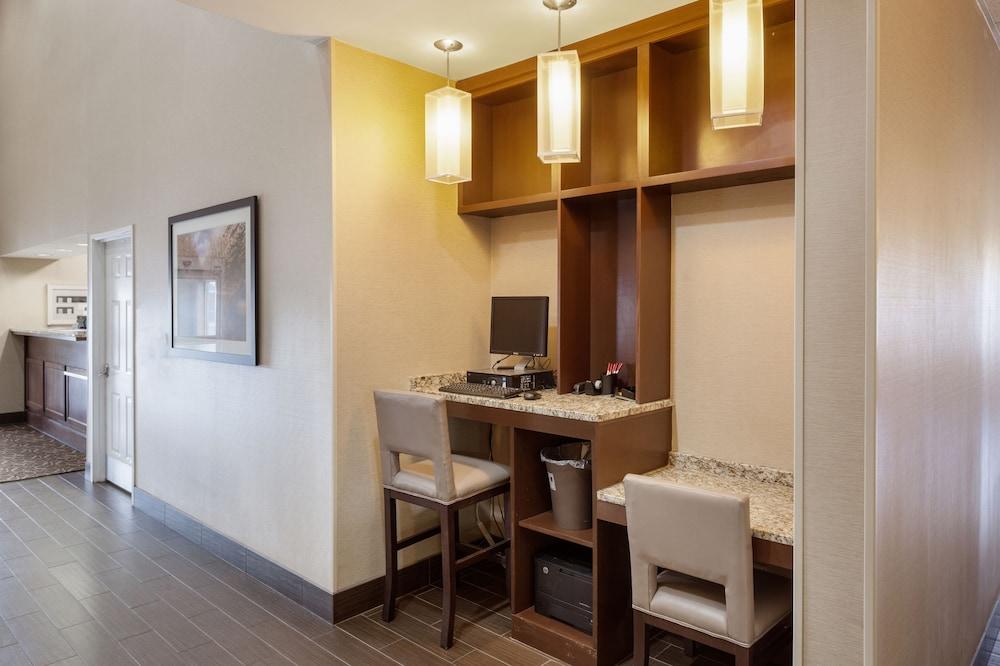 לינקולן Comfort Suites University מראה חיצוני תמונה